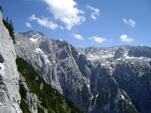 Hoher Göll Die schroffen Felsabstürze verdecken den Weg zum Gipfel.